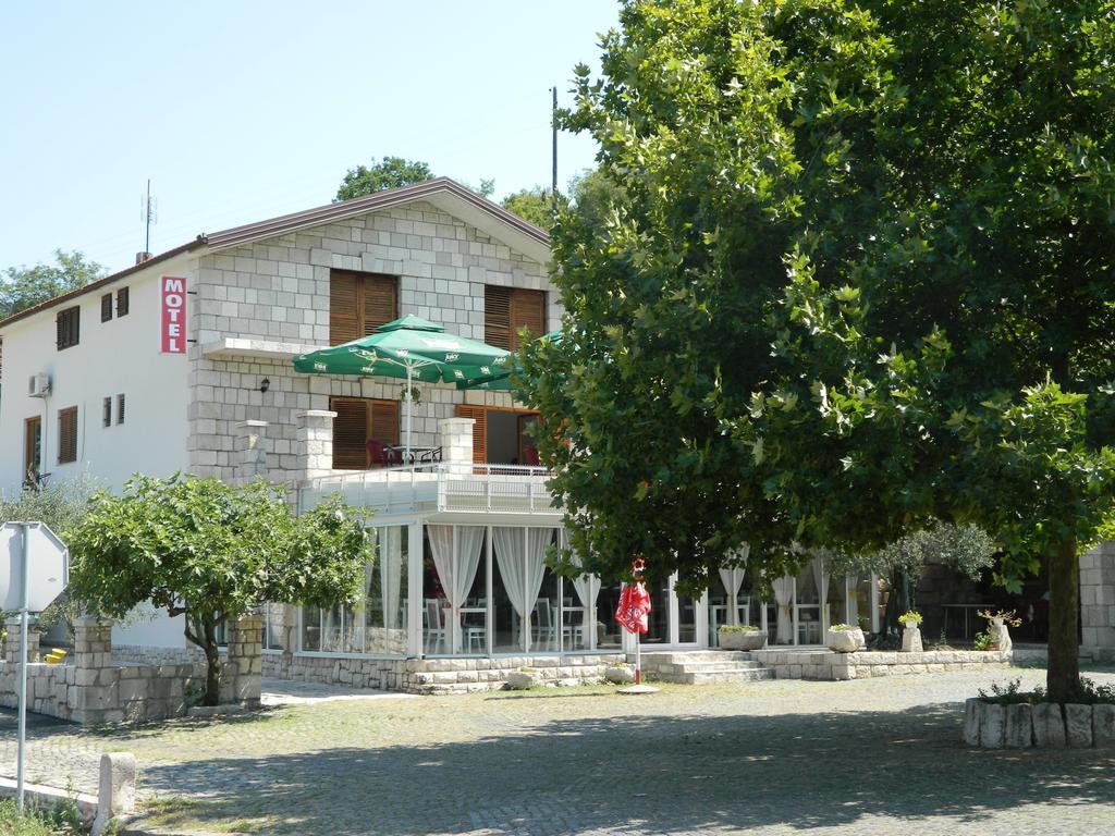 Motel Jelcic Čapljina エクステリア 写真